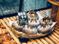 -Dough&Joe团憩(瑞虹天地月亮湾店)