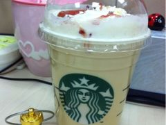 冰蔓越莓白巧克力摩卡-星巴克(汇亚大厦店)