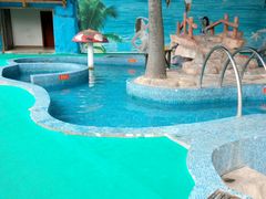 -金孔雀温泉旅游度假村