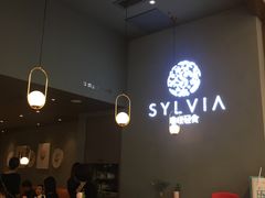-POKEE VIA&Brunch·维娅(重庆来福士店)