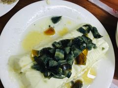 皮蛋豆腐-宝瑞门钉肉饼店