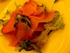 烟熏三文鱼沙拉-成桂西餐厅·42年的味道(五大道疙瘩楼店)