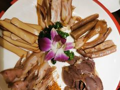 -万重锦·人文川菜馆(骡马市店)