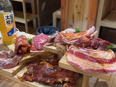 -汉城烤肉·黑金冠(华山路店)