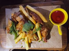 维也纳炸鸡翅配薯条-良木缘咖啡西餐(川大店)