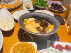 -呷哺呷哺(融创茂店)