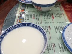 -赵记传承特色牛奶甜品(泉城广场店)