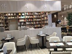 -钟书阁(群光广场店)