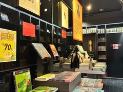 -钟书阁(松江泰晤士小镇店)