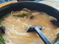 -桥香园过桥米线(国贸店)