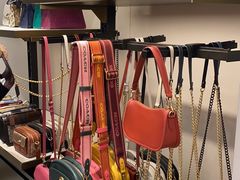 -COACH蔻驰(银泰店)