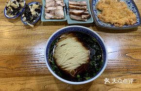 Vegetable-Style Braised Pork Trotter Noodles