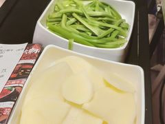 -热火朝天鲜切牛肉火锅(南强街巷店)