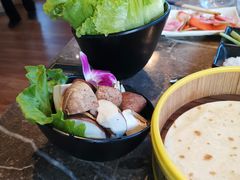 -三人行骨头王火锅(长寿店)