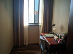 -怡华威斯达酒店(重庆医科大学附属儿童医院店)