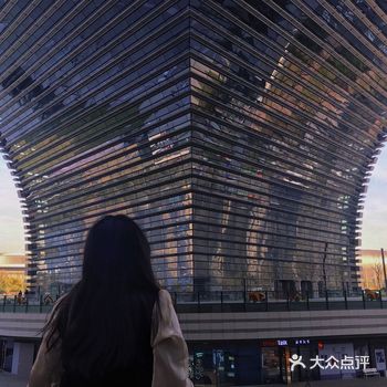 建成之后都没来过,还记得在建的时候天天吐槽这个楼太丑