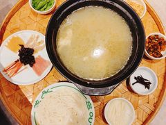 蒙自过桥米线-一坐一忘云南菜(嘉里中心店)
