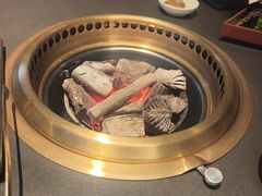 -铭牛烧肉·和牛海鲜自助(高新月牙湖店)