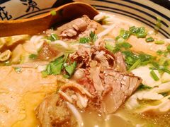 -鑫花溪牛肉米粉(东环大润发店)