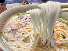 -亮亮面馆(经六路店)