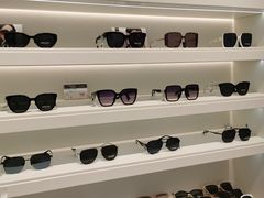 -J-Optical佳视明眼镜·蔡司视觉(青岛金茂览秀城店)