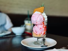 -Chom Cafe and Restaurant