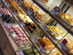 面包甜点陈列柜-山崎面包(苏州中心店)