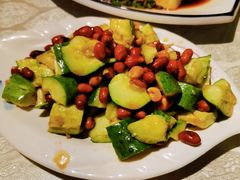 拍黄瓜-华盛园卷子王农家菜水库鱼