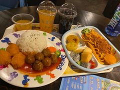 -蓝精灵乐园·世茂精灵之城主题乐园