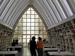 -钟书阁(松江泰晤士小镇店)