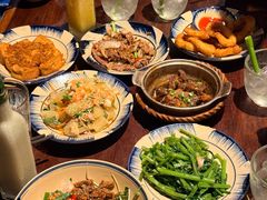 -Cục Gạch Quán