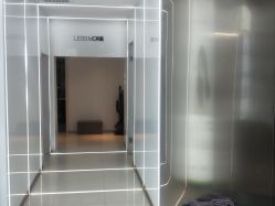 -LESSMORE科技头皮理容中心