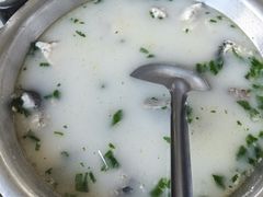 -雪湖煜辰鱼头老店(雪野湖店)
