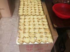 新鲜出炉的杏仁饼-金燕西洋牛油糕葡式食品