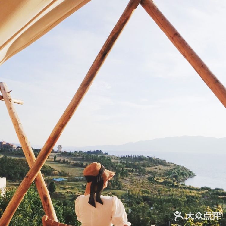 ANNA探店|抚仙湖圣托里尼MU咖啡