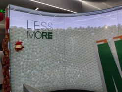 -LESSMORE科技头皮理容中心