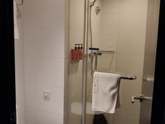 -桔子酒店(上海西藏北路地铁站店)