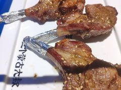 苏尼特金质烤羊排-三个蒙古大叔羊肉串(大宁店)