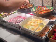 -四囍码头海鲜烧烤自助火锅(外滩南京东路悦荟广场店)