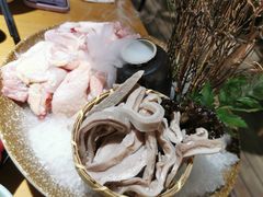 -洪氏嗨捞·广东猪肚鸡·椰子鸡火锅(西咸万象城店)