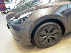 -TESLA 特斯拉(上海太古汇体验店)