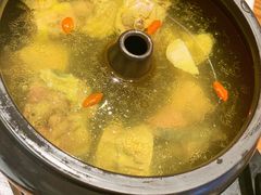 -云海肴·汽锅鸡·云南菜(天山百盛优客店)