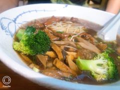 老卤肥肠面-囿面传统制面馆(中央路店)