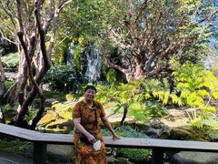 -Chom Cafe and Restaurant