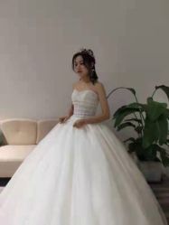 -Lady  Jane高端婚纱礼服馆