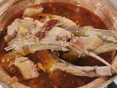 -毛辣果·贵州红酸汤牛肉火锅(西单店)