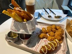 -露露家咖啡店