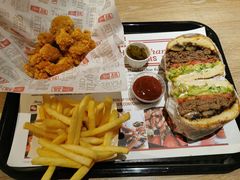 -The Habit Burger Grill 哈比特汉堡(复兴soho店)