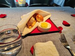 -弦月窗LUNETTE BY AMANDA(复兴路店)