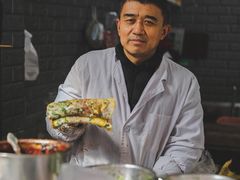 -正宗杂粮煎饼香软鸡蛋饼